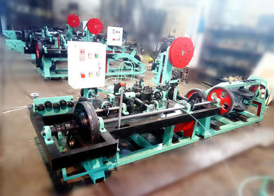 آلة تصنيع الأسلاك الشائكة الملتوية المستقيمة والعكسية 430-520r / Min